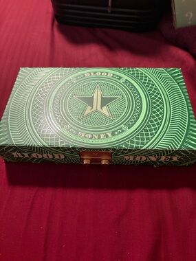 Jeffree Star Green Collector Palette with Gold Star Medallion